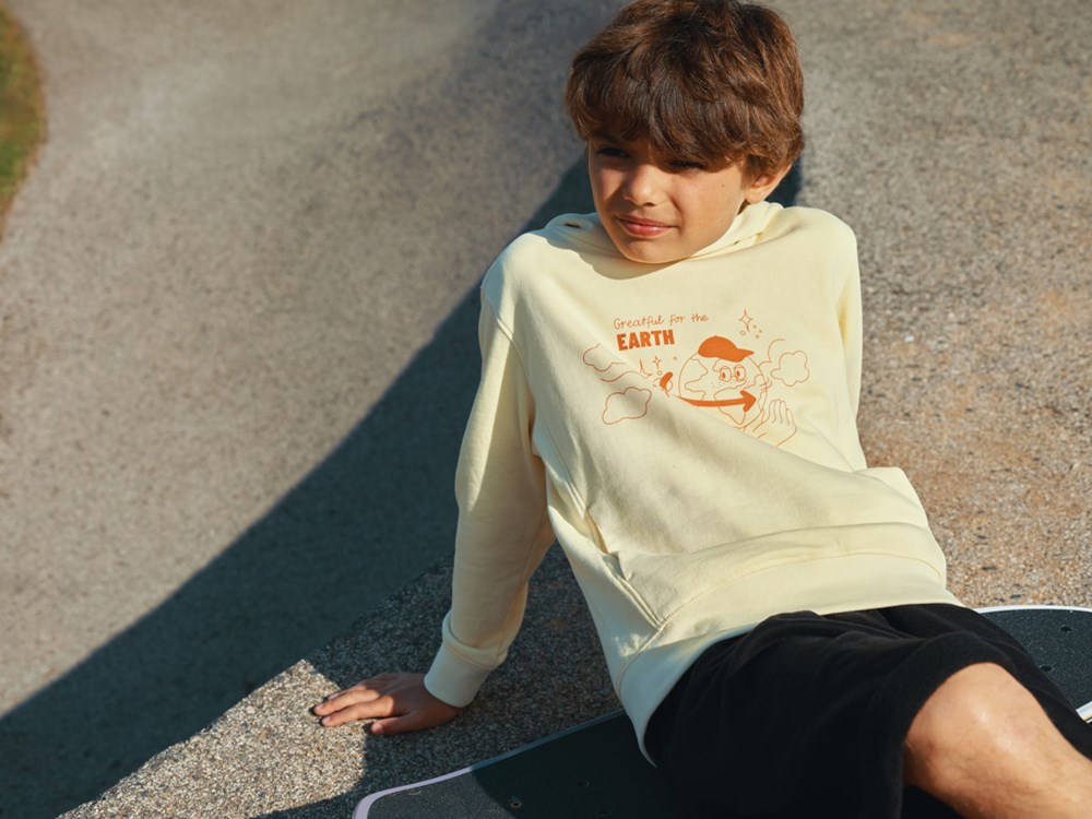 IQONIQ Yengo KidsHoodie mit Seitentaschen aus rec. Baumwolle IQONIQ Yengo KidsHoodie mit Seitentaschen aus rec. Baumwolle