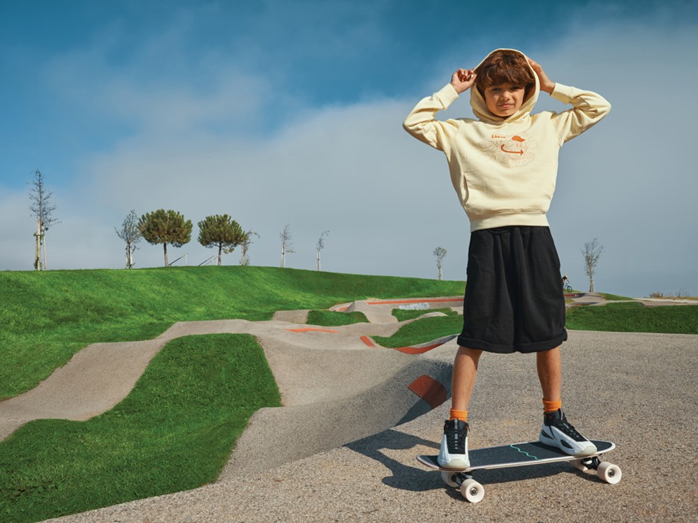 IQONIQ Yengo KidsHoodie mit Seitentaschen aus rec. Baumwolle IQONIQ Yengo KidsHoodie mit Seitentaschen aus rec. Baumwolle
