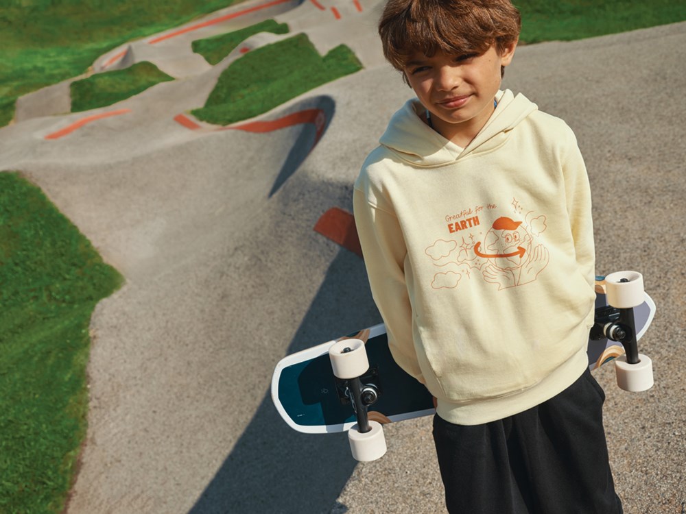 IQONIQ Yengo KidsHoodie mit Seitentaschen aus rec. Baumwolle IQONIQ Yengo KidsHoodie mit Seitentaschen aus rec. Baumwolle